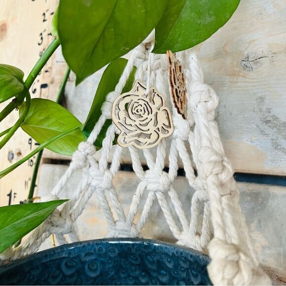 rope tied  macrame plant hanger - Picture 6 of 11